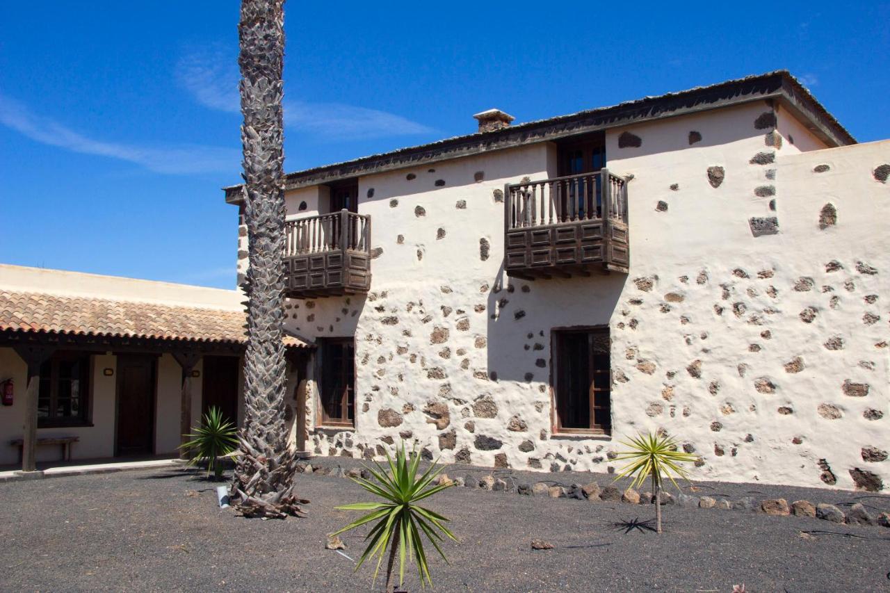 Hotel Boutique Oasis Casa Vieja La Oliva Exterior photo