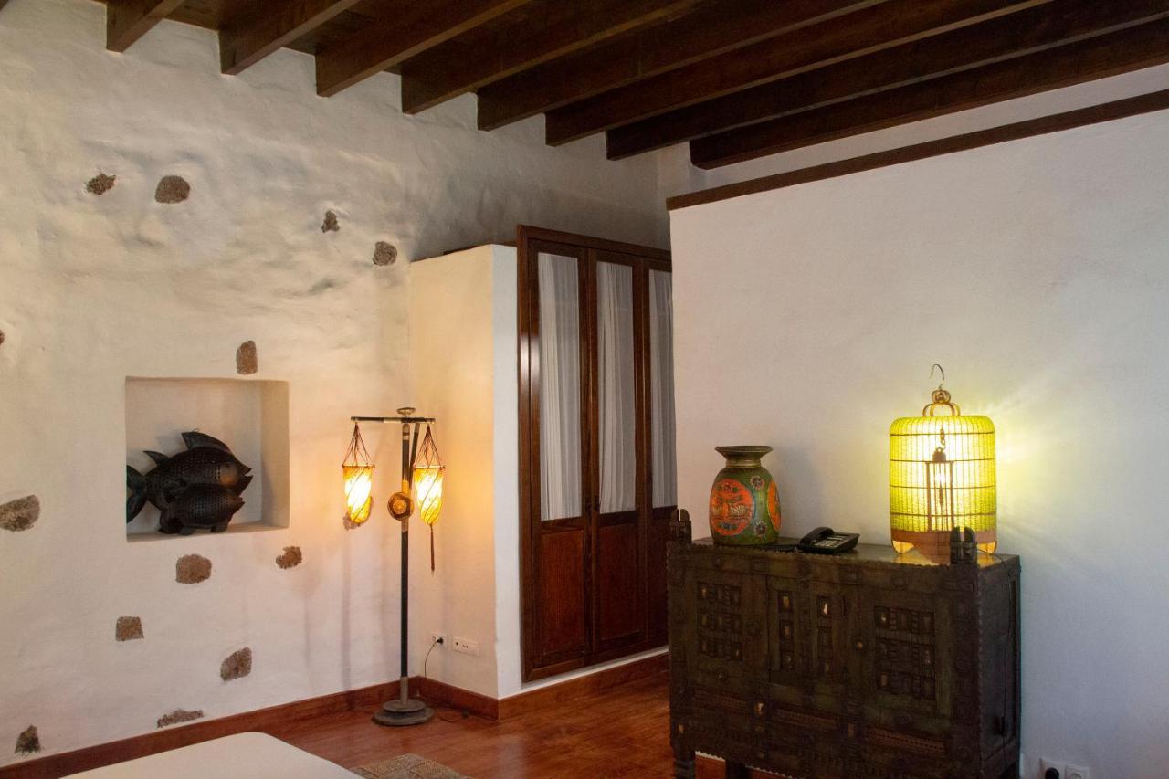 Hotel Boutique Oasis Casa Vieja La Oliva Exterior photo